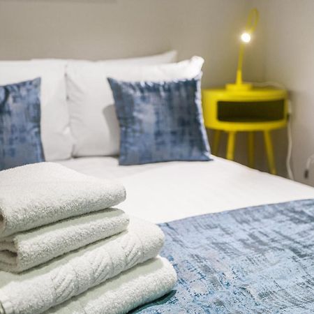 Spacious 1 Bedroom Flat ลอนดอน ภายนอก รูปภาพ
