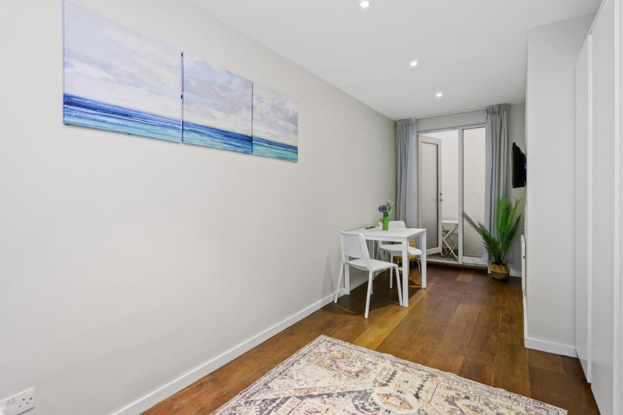 Spacious 1 Bedroom Flat ลอนดอน ภายนอก รูปภาพ