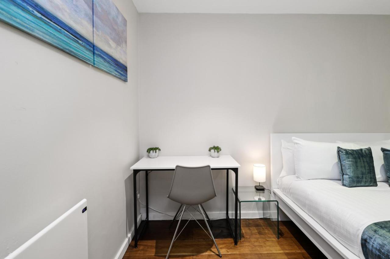 Spacious 1 Bedroom Flat ลอนดอน ภายนอก รูปภาพ